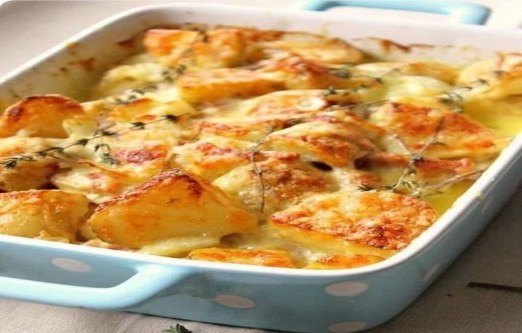 Batata Gratinada com creme de leite e requeijão simples de fazer