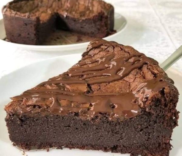 Torta de chocolate Low Carb de 3 ingredientes