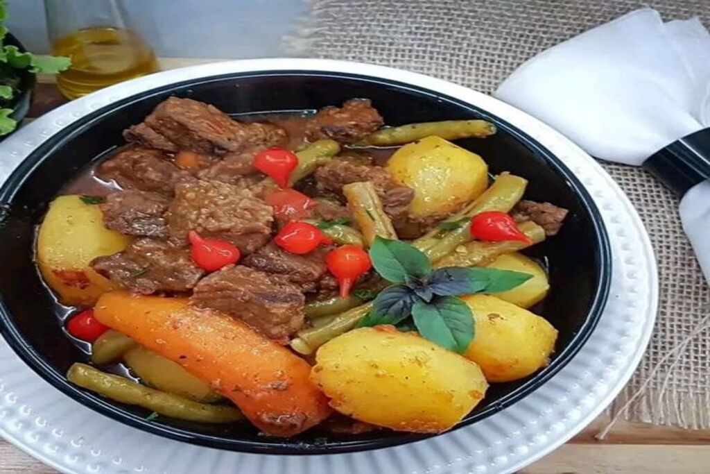 Picadinho de carne com legumes na pressão